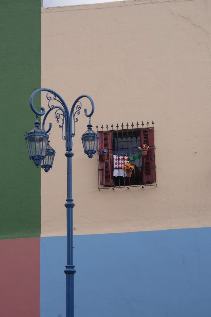 14-Window in colourfull wall.jpg - Window in colourfull wall